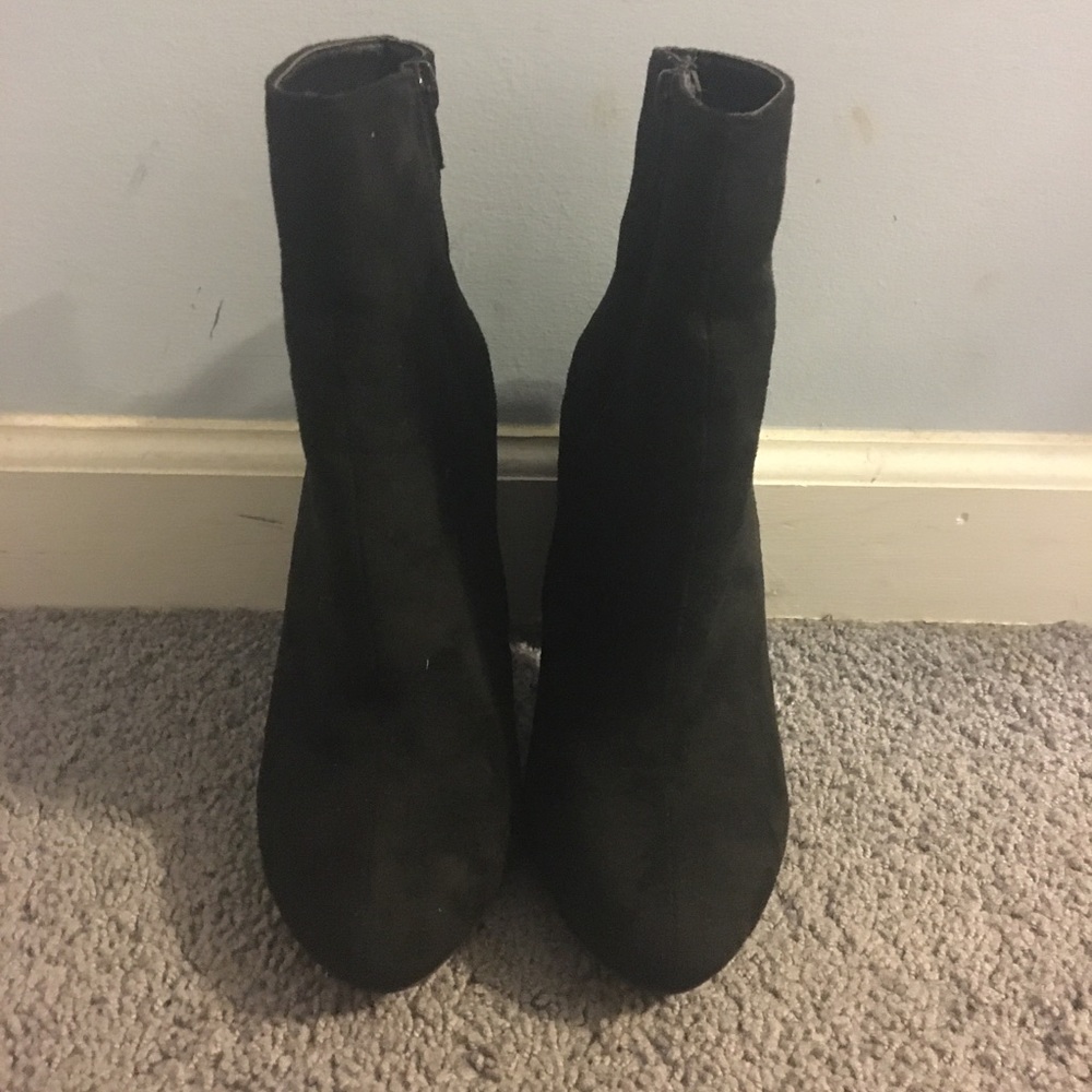 7 1/2 black booties with rose embroidery